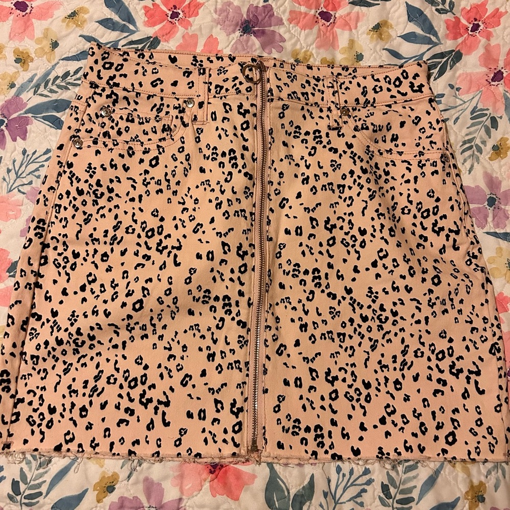 Guess mini skirt